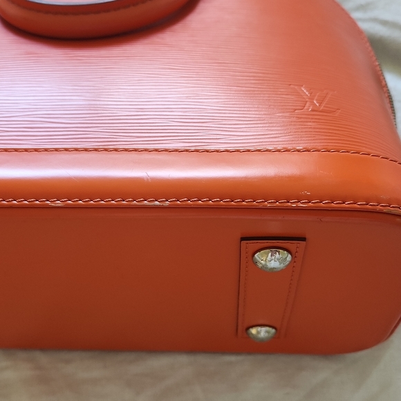 Louis Vuitton Alma - Picture 5 of 7